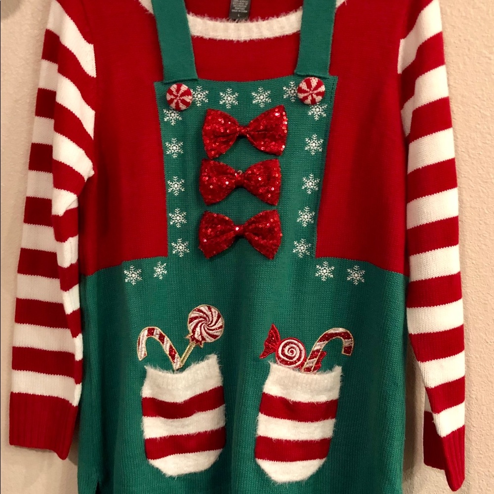 Christmas “Ugly” Sweater. Comfy! 🎄🎄